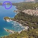 Vuka 4*