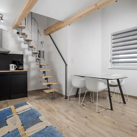 Vuka Πανσιόν Omišalj