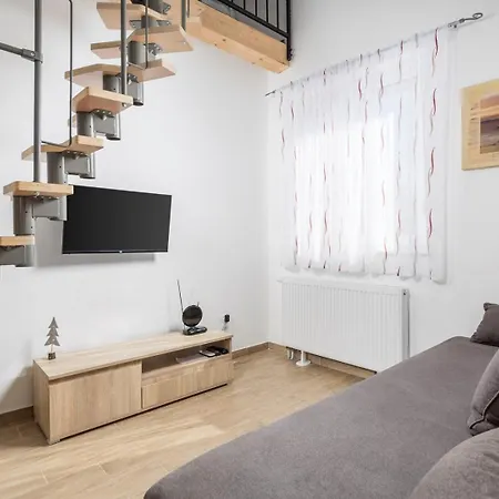 Vuka Gasthuis Omišalj