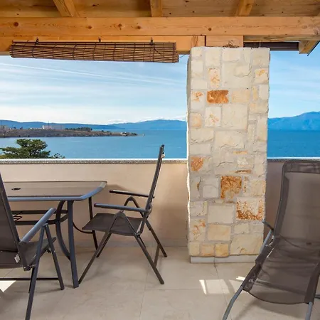 Πανσιόν Vuka 4*