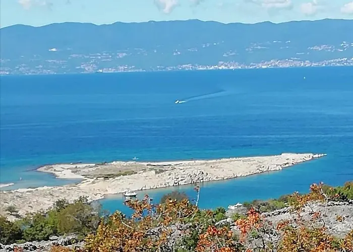 Vuka Πανσιόν Omišalj