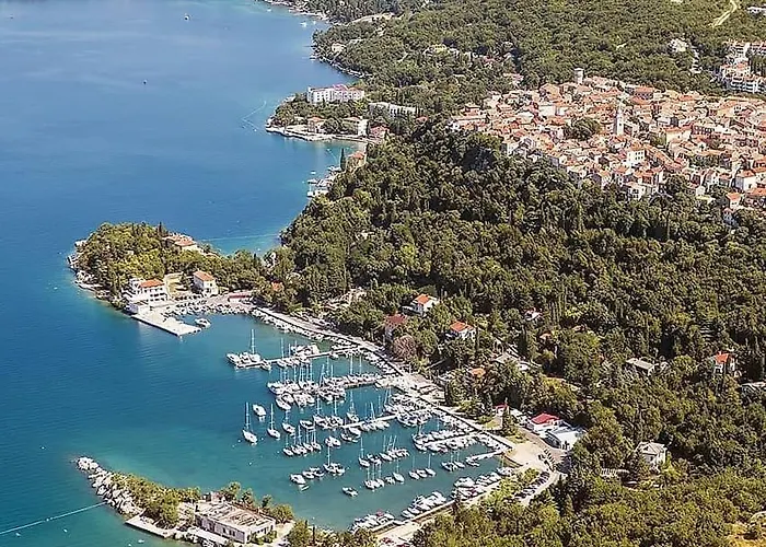 Vuka Πανσιόν Omišalj