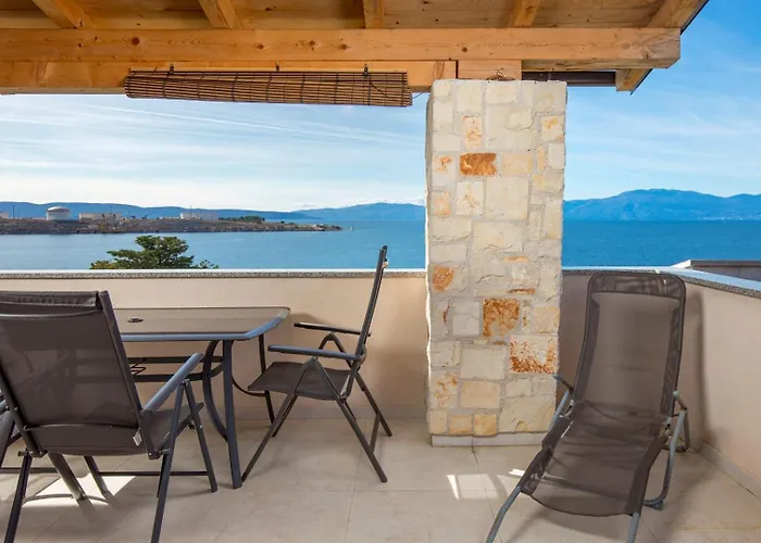 Πανσιόν Vuka 4*